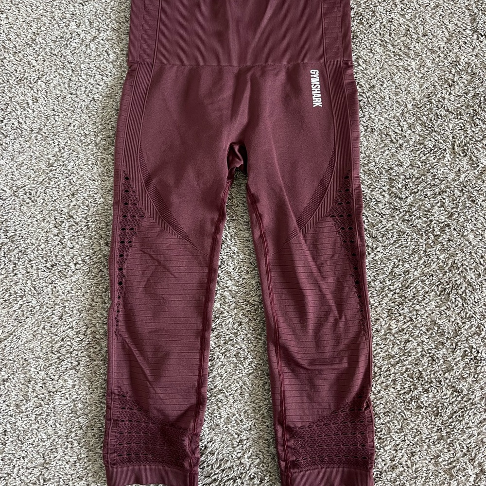 Gymshark Capri Maroon Leggings